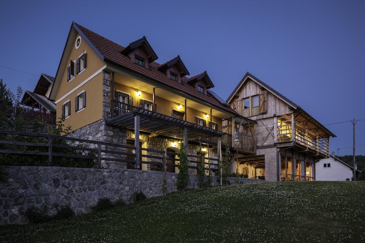 Guest House Kalska Domacija Semic Buitenkant foto