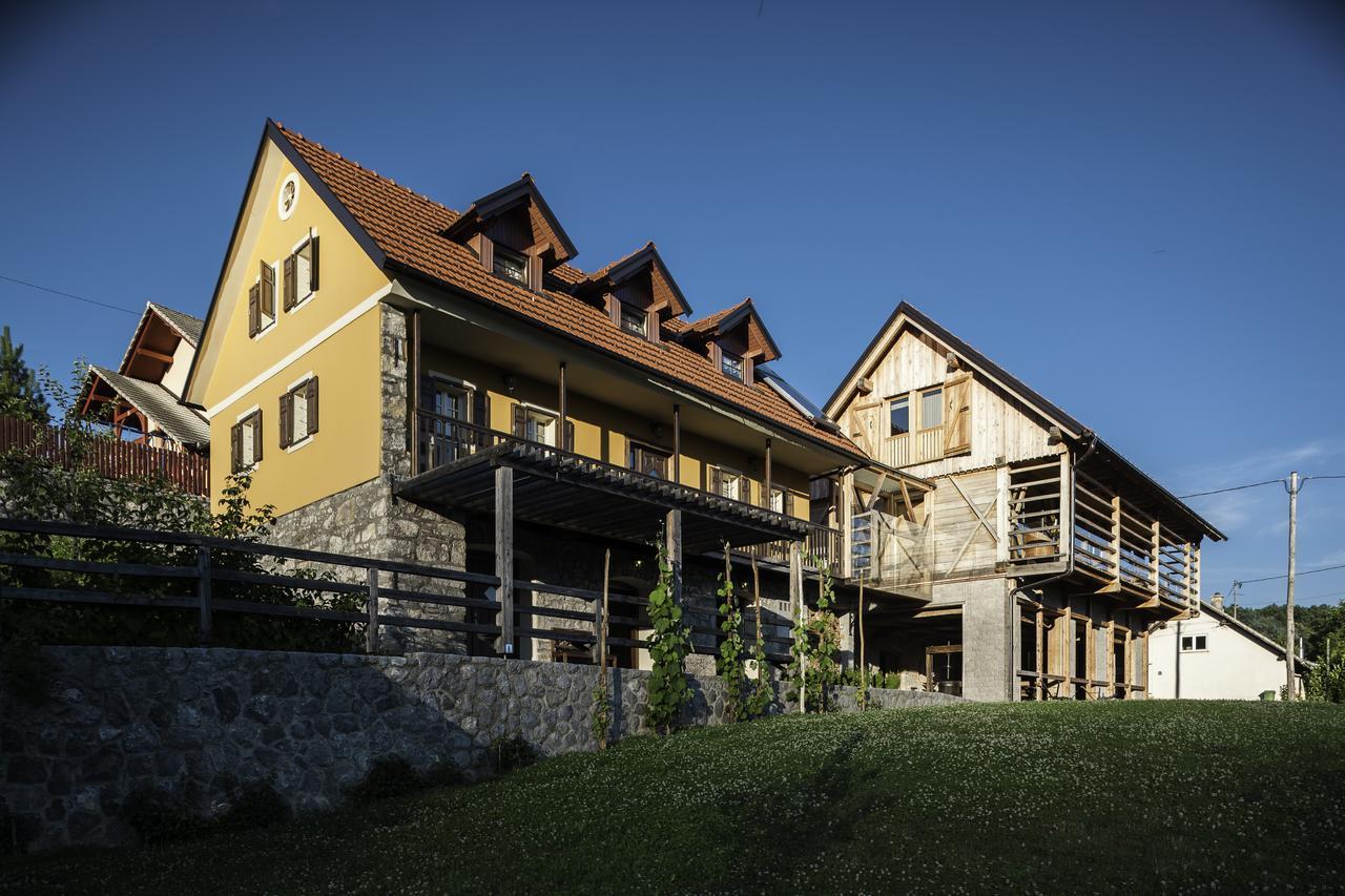 Guest House Kalska Domacija Semic Buitenkant foto